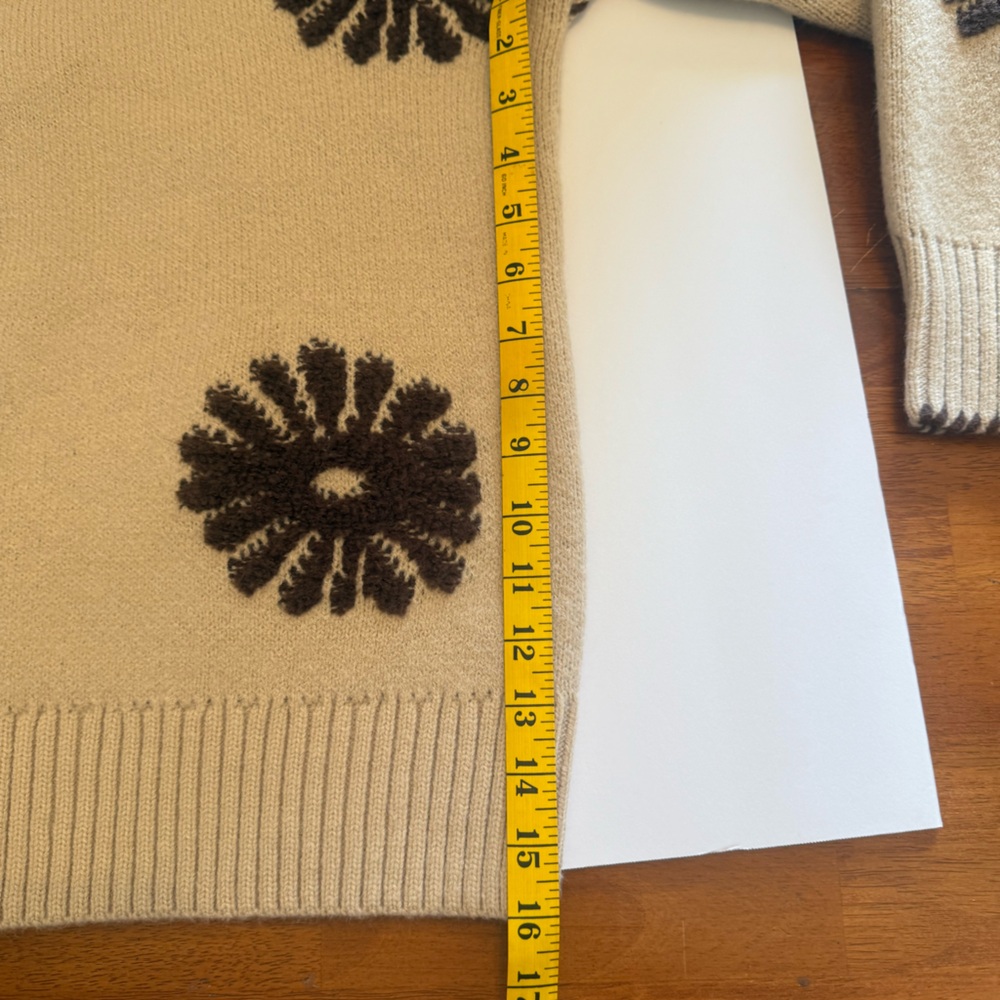 Beige and Brown Floral‎ Women's Sweater S/M - Picture 5 of 8